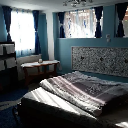 Jaky Cu Terasa * Брашов